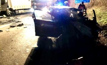 FOTO: Smrť na ceste I/9: Jazda neosvetleného vozidla vo večerných hodinách skončila tragicky