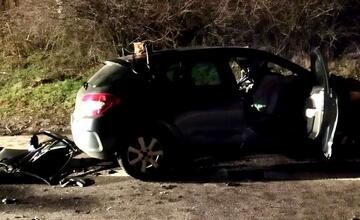 FOTO: Smrť na ceste I/9: Jazda neosvetleného vozidla vo večerných hodinách skončila tragicky