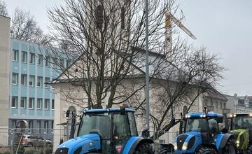 FOTO: Farmári obsadili Trenčín. Takto to tam vyzeralo