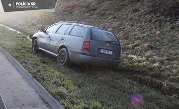 FOTO: Diaľnica pri Púchove narobila problémy iba 23-ročnému vodičovi. Bola mu priúzka
