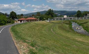 FOTO: Z Trenčianskeho hradu sa budete môcť odviezť k hradu Brumov na bicykli
