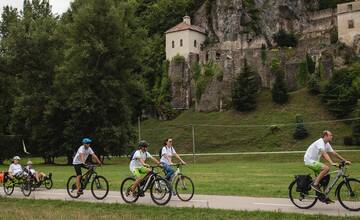 FOTO: Z Trenčianskeho hradu sa budete môcť odviezť k hradu Brumov na bicykli
