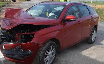 FOTO: Kuriózna nehoda: Šesťdesiatnika zastavilo odstavené fekálne vozidlo. Skončil v nemocnici