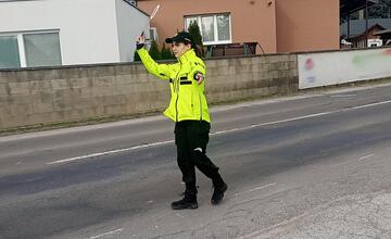 FOTO: Štvorhodinová policajná akcia na Hornej Nitre odhalila takmer 100 priestupkov a jedného páchateľa
