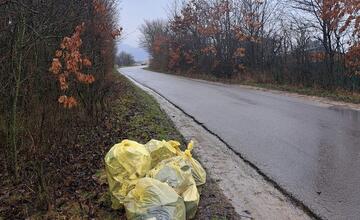 FOTO: Ruky, nohy im dolámať. Hnus, čo nechali nespratníci na ceste k priehrade!