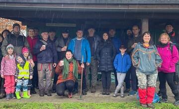 FOTO: Ruky, nohy im dolámať. Hnus, čo nechali nespratníci na ceste k priehrade!