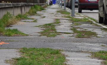 FOTO: Plynári, Vodári a mesto v akcii. Ulicu generála Goliana v Trenčíne čakajú veľké rekonštrukcie