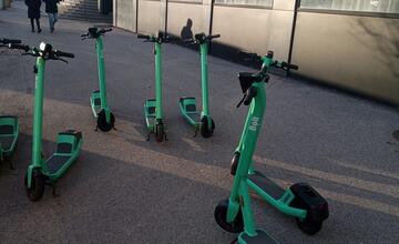 FOTO: Zazvoní tomuto dopravnému prostriedku v slovenských mestách umieráčik? Petíciu za jeho zákaz podpísali stovky ľudí