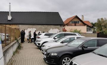 FOTO: V Čachticiach zasahovala opäť polícia. Vyčíňali tam bankomatoví zlodeji