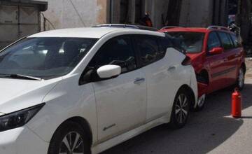 FOTO: Smetiarske auto zrámovalo všetko, čo mu prišlo do cesty