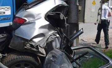 FOTO: Smetiarske auto zrámovalo všetko, čo mu prišlo do cesty