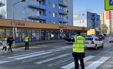 FOTO: Hliadky na priechodoch späť v akcii. Mestská polícia obnovuje hliadky v ranných hodinách