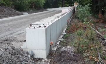 FOTO: Rekonštrukcia cesty z Veľkých Uheriec do Skýcova