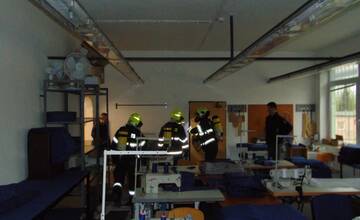 FOTO: Požiar vo väzení. Hasiči ratovali odsúdených aj personál