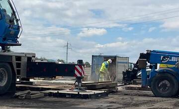 FOTO: Veľký deň pre Ilavu. V meste majú od dnes svoje „malé Apollo“