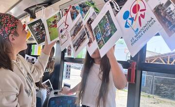 FOTO: Vyzdobený autobus v Považskej Bystrici mieri na cesty
