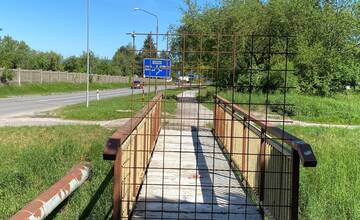 FOTO: Rekonštrukcia lávky pre peších v Trenčíne