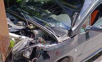 FOTO: Dobrovoľní hasiči z Nitrianskeho Pravna zasahovali pri dopravnej nehode