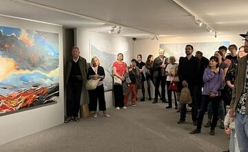 FOTO: Najnovšia výstava v MG ART Galéria v Považskej Bystrici rozpráva mnoho príbehov. Autorom je Zoltán Agócs