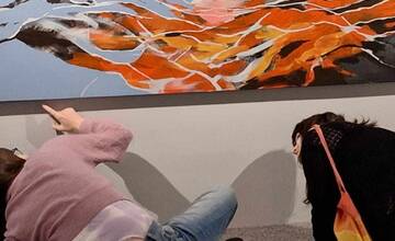 FOTO: Najnovšia výstava v MG ART Galéria v Považskej Bystrici rozpráva mnoho príbehov. Autorom je Zoltán Agócs