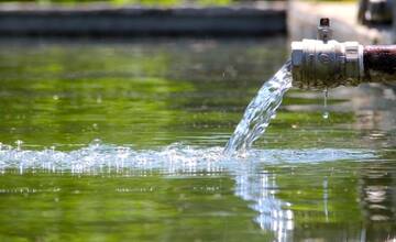 FOTO: Púchovčania dostali astronomickú faktúru za vodu, ktorú nie je možné vyčerpať
