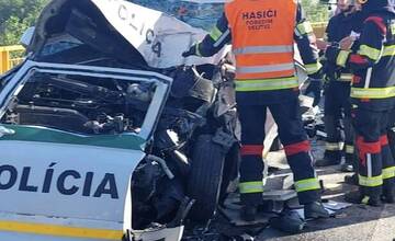 FOTO: Poľský kamión usmrtil zasahujúcich hasičov na D1