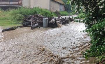 FOTO: Pri Trenčíne zaplavilo viacero rodinných domov