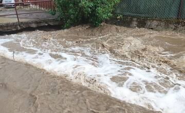 FOTO: Pri Trenčíne zaplavilo viacero rodinných domov