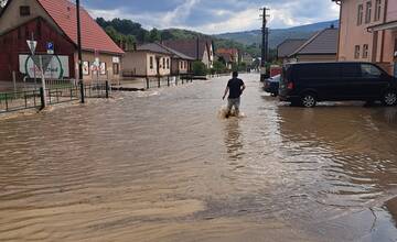 FOTO: Pri Trenčíne zaplavilo viacero rodinných domov