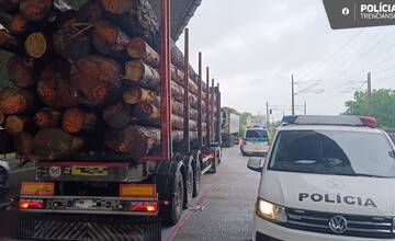 FOTO: Polícia si posvietila na kamióny v kraji 