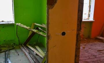 FOTO: Bytovka je už prázdna, prejde komplexným prerobením