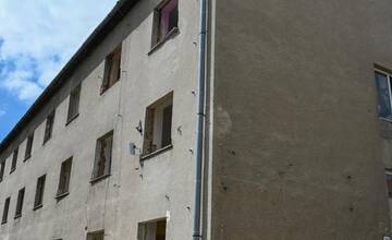 FOTO: Bytovka je už prázdna, prejde komplexným prerobením