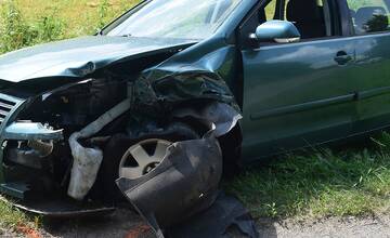 FOTO: Nehoda si vyžiadala ošetrenie obidvoch vodičov