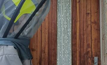 FOTO: Hasiči z Nitrianskeho Pravna vyrazili kvôli hmyzu do Malinovej