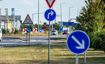 FOTO: Na križovatke v Novom Meste nad Váhom už neodbočíte priamo na Trenčín