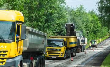 FOTO: Trenčianska župa opraví 35 kilometrov ciest za dva týždne. Počítajte s dopravnými obmedzeniami