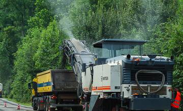 FOTO: Trenčianska župa opraví 35 kilometrov ciest za dva týždne. Počítajte s dopravnými obmedzeniami