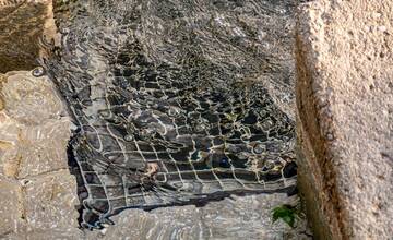 FOTO: Fontána na námestí v Novom Meste nad Váhom nie je bezpečná na kúpanie