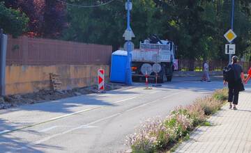 FOTO: Oprava chodníka v Dubnici nad Váhom
