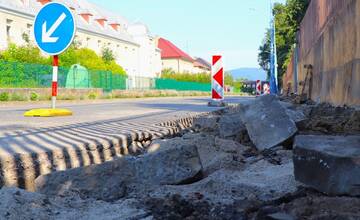 FOTO: Oprava chodníka v Dubnici nad Váhom