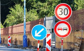 FOTO: Oprava chodníka v Dubnici nad Váhom