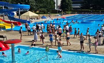 FOTO: Letné kúpalisko v Púchove je otvorené. Pribudli tri nové tobogány aj upravený bazén na tri časti