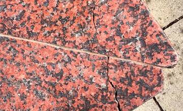 FOTO: Fontána v Novom Meste nad Váhom je opätovne spustená. Vyžadovala si rekonštrukciu