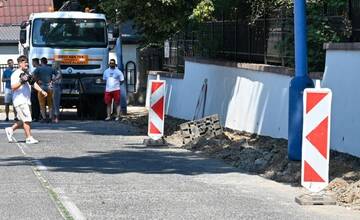 FOTO: Rekonštrukcia chodníkov v Dubnici nad Váhom
