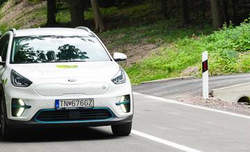 FOTO: Cesta, ktorá spája dva kraje a dva okresy je už otvorená