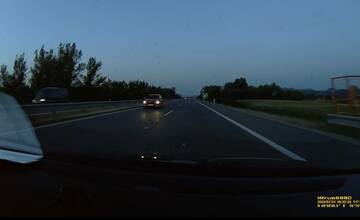 FOTO: Dôchodca jazdil na diaľnici v protismere. Spôsobil dopravnú nehodu, pri ktorej vodička dvakrát prerazila oplotenie