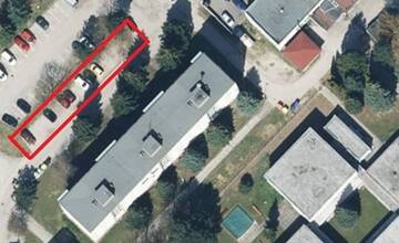 FOTO: Obnova parkovacích plôch v Dubnici nad Váhom. Obyvatelia nemajú kde parkovať, tvrdia Dubničania