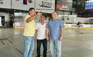 FOTO: Na zemnom štadióne vymenili desaťročné poruchové svetlá 