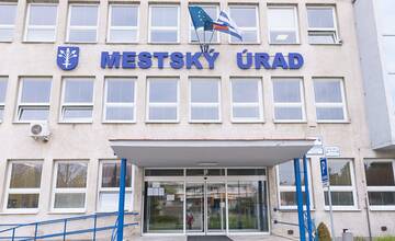 FOTO: Mestský úrad v Dubnici nad Váhom bude tri dni zatvorený