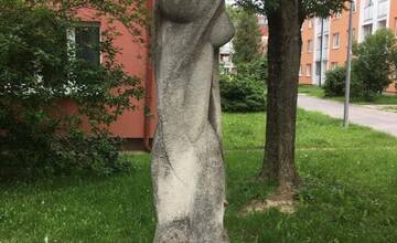 FOTO: Mesto vyčistí sochy v Trenčíne